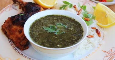 من كل بلد عربى أكلة.. مطبخ إلكترونى على "فيس بوك" يعيد إحياء المطبخ العربى بوصفات ستات البيوت.. الصفحة هدفها إعادة إحياء الأكل العربى.. والمنقوشة وقميحة وحلاوة الجبن المفتول أبرز الأكلات