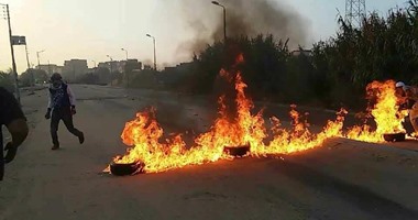 حجز 7 متهمين بقطع الطريق  احتجاجا على اختفاء فتاة بأبو النمرس 24 ساعة