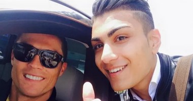مهووس كريستيانو رونالدو ينفق آلاف الدولارات ليتشبّه به