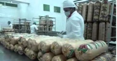لسه قطر الصحة ما فاتكش.. الأبحاث تكشف عن الوسيلة الأمثل للتخلص من أضرار البرجر واللانشون والسوسيس.. ولو شايف الاستغناء عن اللحوم المصنعة صعب  هنقولك أفضل البدائل علشان تاخد قرار المقاطعة