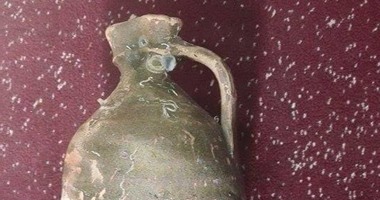 صياد يعثر على أبريق أثرى برأس البر ويسلمه لـ"المخابرات الحربية"