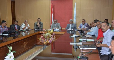 بالصور.. محافظ كفر الشيخ يبحث سبل معالجة مصرف كوتشنر بـ1.6 مليار جنيه