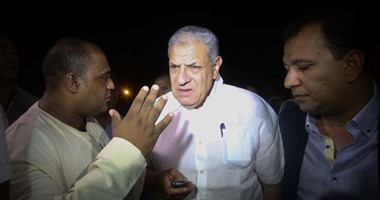 محلب يغادر غاضبا مؤتمر "اعرف بلدك" بسبب سوء التنظيم