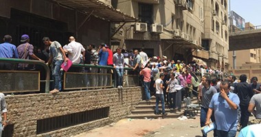 صحافة المواطن..قارئ يشارك بصور لزحام المواطنين أمام سجل مدنى العباسية