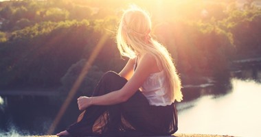 9 أشياء لا تقولها لصديقك المصدوم عاطفيًا.. "خليك حسيس"