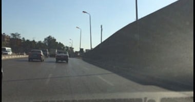 مصدر أمنى يوضح حقيقة فيديو تجمع أهالى منطقة الدويقة على طريق الأوتوستراد 