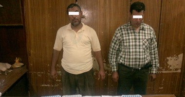 القبض على عصابة النصب على المواطنين بعقود عمل مزورة بـ15 ألف جنيه للعقد