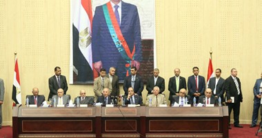 أعضاء النيابة الجدد ينتهون من حلف اليمين أمام وزير العدل