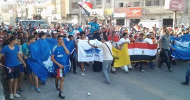 بالصور.. مصر البهية تفرح بقناة السويس الجديدة.. مسيرة واحتفالية كبرى تتحدى الإرهاب وماراثون بصور الرئيس بسيناء.. وبالون طائر ولنشات ومراكب شراعية بمعبد الأقصر.. والبابا تواضروس: القناة هدية مصر للعالم