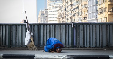 ساجد فى عز الحر بدعى وأقول "يــــاااااارب"