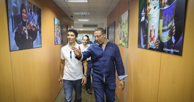 بالصور.. النجم العالمى خالد النبوى يزور مقر "اليوم السابع"