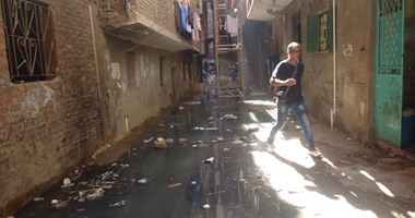 بالصور..الصرف الصحى يغرق منازل بشتيل 