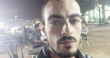 «إسلام».. مصاب بجلطة قلب.. وكبار القرية تحدوا المحافظ ورفضوا إقامة «كشك يسترزق منه»