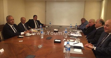ننشر صور الاجتماع المغلق بين "فى حب مصر" و"الجبهة المصرية" لحسم الاندماج
