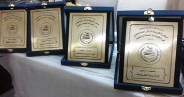 إدارة إسنا التعليمية بالأقصر تكرم أوائل الشهادات العامة على مستوى المحافظة
