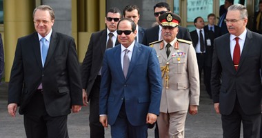 خبراء يقرأون ما وراء رحلة السيسى إلى روسيا.. سمير غطاس: تُحدث توازنا إستراتيجيا فى الشرق الأوسط.. حسن نافعة: تطوير العلاقات يفيد القاهرة على مستويات مختلفة.. دبلوماسى سابق:تعزز الاستثمارات بين البلدين