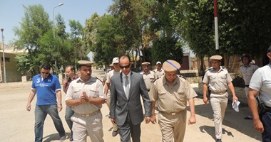 مصرع عامل صعقا بالكهرباء عقب اصطدامه بسلك فى أرضه بسوهاج
