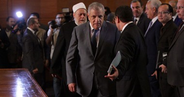 "مصر الخير" تكرم محلب خلال احتفالها بخريجى قطاع التعليم العالى والفنى