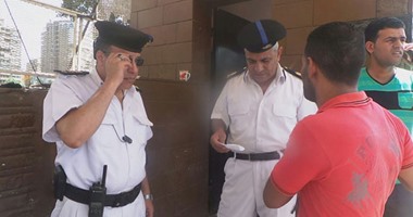 بالصور.. تكثيف الحملات المرورية بشوارع ومحاور الجيزة.. مدير المرور: انتشار رجال المرور لرصد المخالفات وإعادة المظهر الحضارى للمحافظة.. اللواء عادل زكى: ضبط 69 مخالفة وحالتى تعاطى بميدان الكيت كات