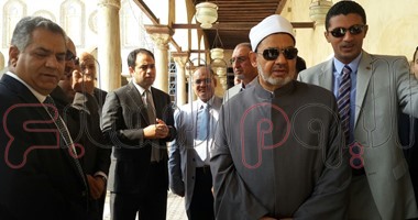 شيخ الأزهر يتفقد أعمال الإنشاء بمدينة البعوث الإسلامية
