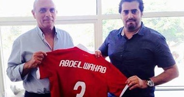 تخليدًا لذكراه.. سبورتا تصمم قميص الراحل محمد عبد الوهاب