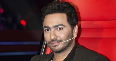 تامر حسنى ينشر كواليس تسجيل أغنيته الجديدة مع فريقه بــ"The voice kids"