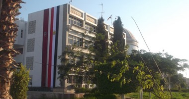 جامعه الفيوم تنظم احتفال محدود بعيد العلم بسبب كورونا