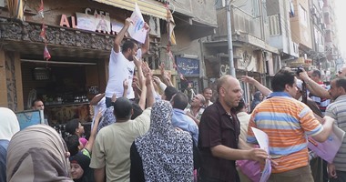 بالصور.. عمال المحلة يهتفون: "يحيا العمال.. أحنا إللى حفرنا القناة"