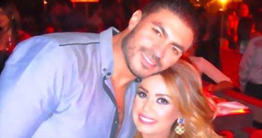 خالد سليم يحتفل بعيد ميلاد زوجته على "فيس بوك"