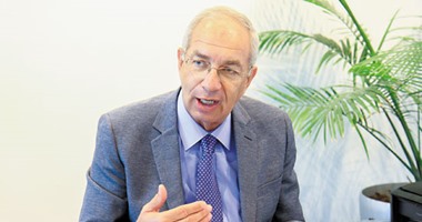 رئيس اقتصادية قناة السويس يلتقي عددًا من الدبلوماسيين