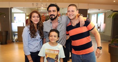 بالصور.. جولة محمد رجب داخل دور العرض وسط جمهور "الخلبوص"