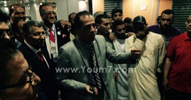 بالصور.. الصيادون المفرج عنهم يروون قصة القبض عليهم من قبل السلطات السودانية.. موسى: كنّا متوجهين لإريتريا بـ3 مراكب وتم اختطافنا من قبل البحرية السودانية.. الصيادون: نتوجه بالشكر للرئيس السيسى