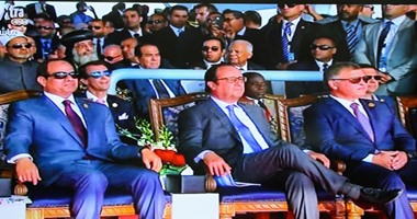 أبرز مواقف يسجلها التاريخ فى افتتاح القناة الجديدة.. 4 مواقف مختلفة يظهر بها السيسى أبرزها الزى العسكرى واصطحابه طفلا مصابا بالسرطان.. وحلف جديد مع فرنسا.. و5 مشاهد مميزة أثناء خطاب بدء التشغيل
