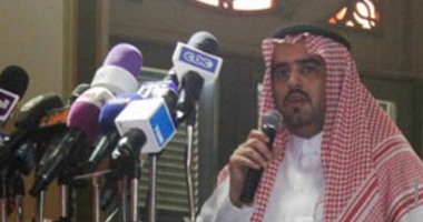 راعية ملابس الأهلى تحتفل بقناة السويس مع أعضاء النادى