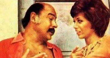 صورة نادرة لـ أحمد رمزى ومنى جبر فى السبعينيات