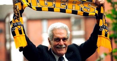 فى ذكرى ميلاده.. لماذا أعلن هال سيتى الإنجليزى الحداد على رحيل عمر الشريف؟