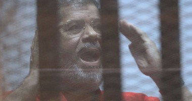 دفاع مرسى فى"التخابر مع قطر".. التحقيق فى"حالته الصحية" سيتم معه كمجنى عليه ولن يحضر معه محام.. وسنطلب الاطلاع على نتيجة التحقيق فور الانتهاء منه.. ويؤكد:عرضه على طبيب مختص من اختصاص مصلحة السجون