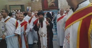 فى صوم العذراء.. مزارات العائلة المقدسة تزدحم بالزوار.. كنيسة مسطرد ودير درنكة أشهر أماكن الزيارة.. وأسقف أسيوط يلقى عظة يومية طوال أيام الصوم ويحدد موعدا لطقس تعميد الأطفال
