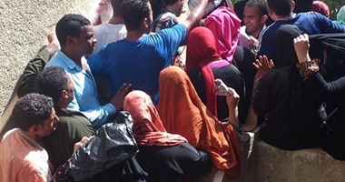 "صحافة المواطن".. زحام شديد وعدم تنظيم فى مقر سجل مدنى المعادى