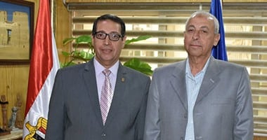 محافظ أسوان يكرم وكيل وزارة الرى بمناسبة ترقيته