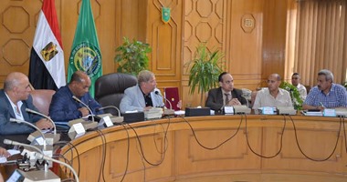 محافظ الإسماعيلية:خطة مكافحة فيرس سى وإطلاق حملة للمسح الطبى الشامل بالريف