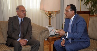 بالصور.. رئيس الوزراء يتابع "الإسكان الاجتماعى" و"العلمين الجديدة" من مكتب وزير الإسكان