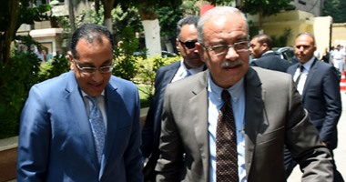 رئيس الوزراء خلال زيارته لـ"الإسكان" يطالب بسرعة تنفيذ المشروعات الحيوية لخدمة المواطنين.. وتوفير التمويل لتطوير 351منطقة عشوائية.. مصطفى مدبولى: إنهاء 27مشروعا للمياه والصرف بالصعيد والدلتا فى سبتمبر
