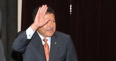 هيئة العامة للكتاب تنعى أحمد زويل .. فقدنا عالماً جليلاً