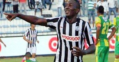 الأهلي يجرى الكشف الطبى على أجاى فور وصوله للقاهرة