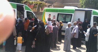 الكشف على 1145 حالة وصرف العلاج بالمجان فى قافلة طبية بنجع حمادى