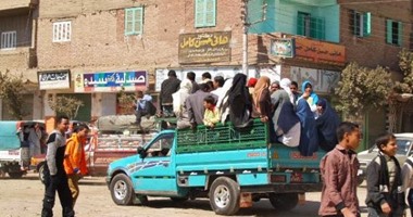 سائقو الموت السريع.. أطفال وخارجون على القانون يقودون سيارات نصف نقل مكدسة بالركاب فى الأقاليم بعد تحويلها لأجرة.. أرواح عشرات الأبرياء تذهب هدرا يوميا.. والمرور غائب عن المشهد
