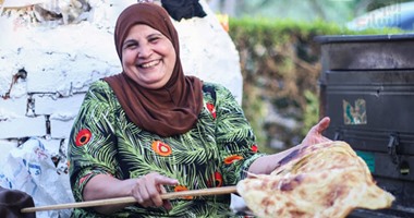 “محلاها عيشة الفلاحة”.. صناعة الفطير المشلتت