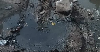 أهالى قرية "السابى" بالبحيرة يستغيثون بسبب غرق قريتهم فى الصرف الصحى