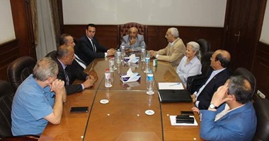 "المهندسين" تبحث مع النقابات المهنية مشكلات التعليم الجامعى